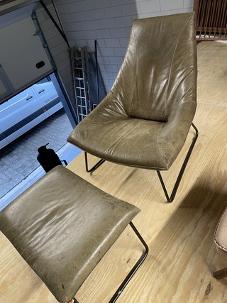 Fauteuil met voetenbankje, Jess, Bruin